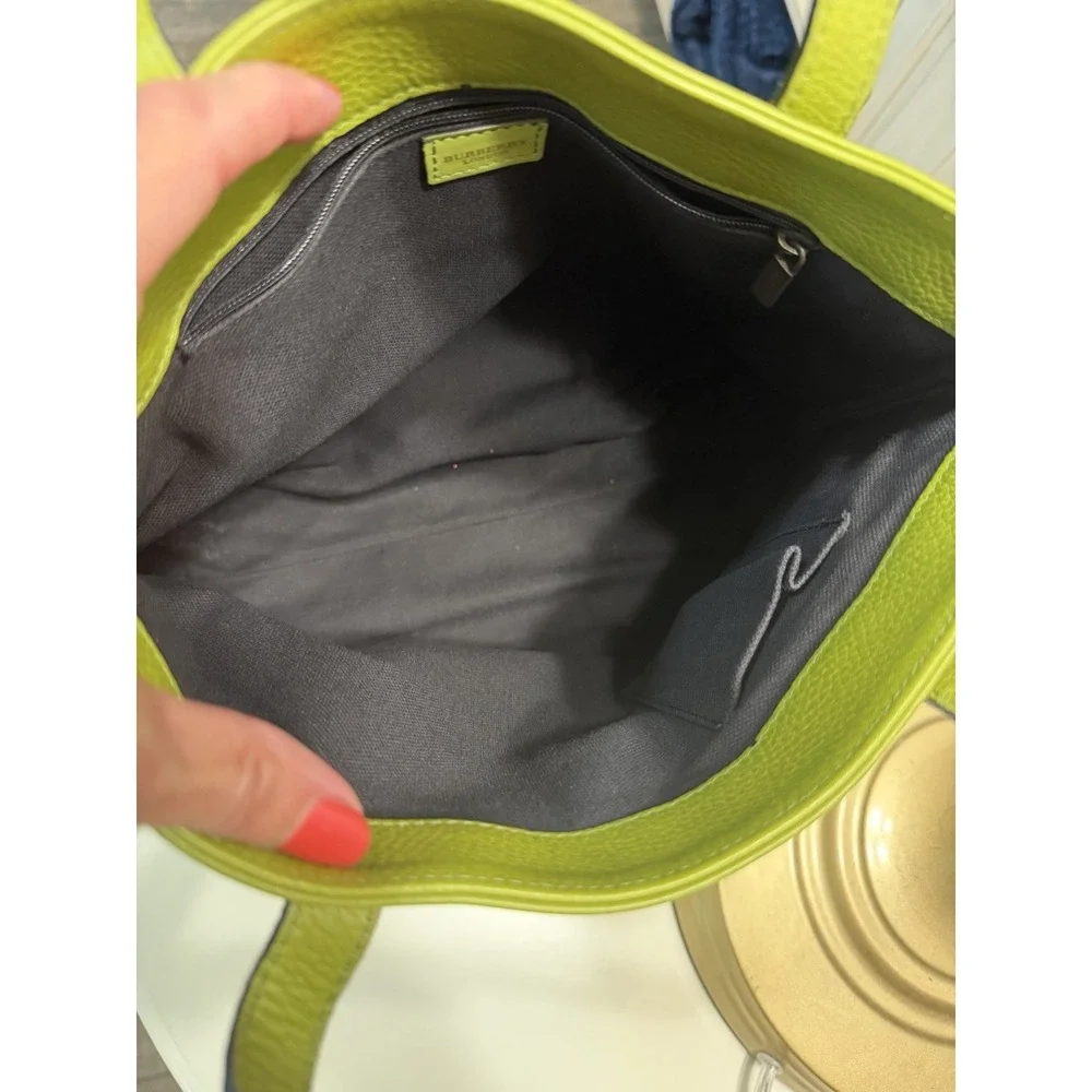 Vintage Green Burberry London Shark Tooth Clasp Tote Pebbled Leather - Picture 6 of 11